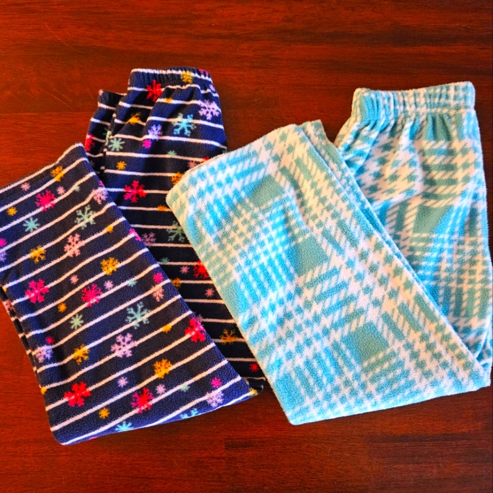 Duo of Fleece Pajama Bottoms Size 5T/Small/ 4/5